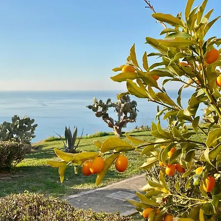 Appartement Il Giardino Su Tropea - A Garden Overlooking Tropea Parghelia