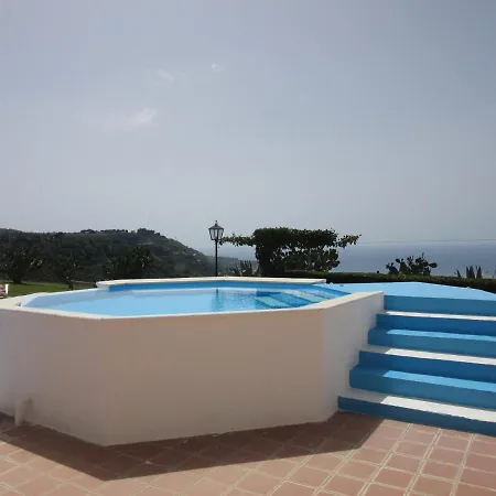 Il Giardino Su Tropea - A Garden Overlooking Tropea