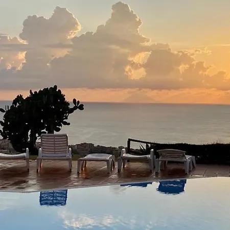 Appartamento Il Giardino Su Tropea - A Garden Overlooking Tropea *
