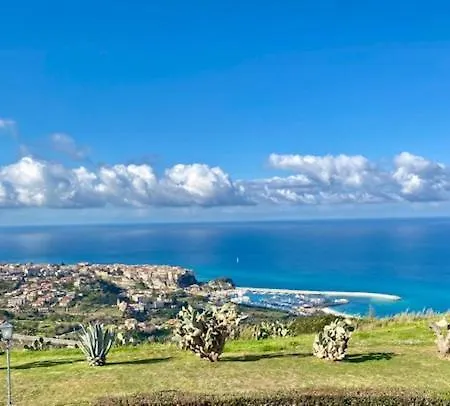 Appartamento Il Giardino Su Tropea - A Garden Overlooking Tropea *
