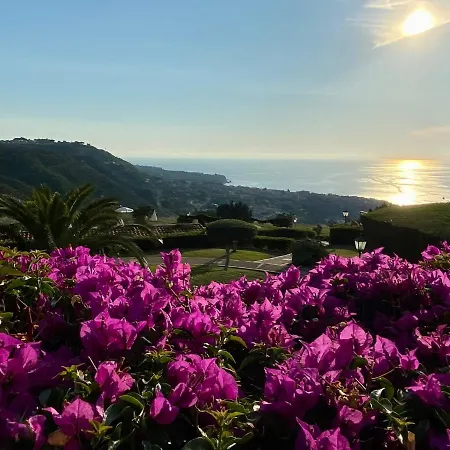 Appartamento Il Giardino Su Tropea - A Garden Overlooking Tropea